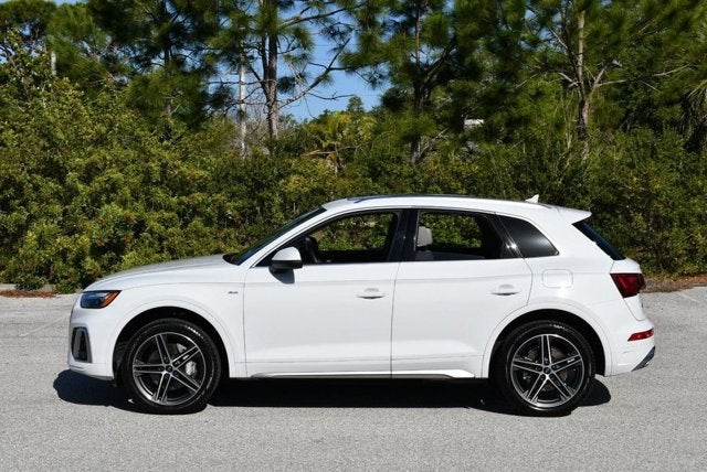 2021 Audi Q5 Premium Plus 55 TFSI e quattro W/Navigation & Warm Weather Pkg