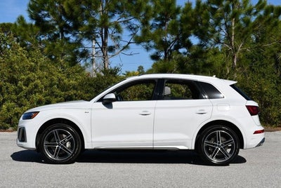 2021 Audi Q5 Premium Plus 55 TFSI e quattro W/Navigation & Warm Weather Pkg