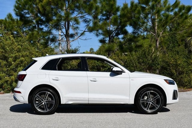 2021 Audi Q5 Premium Plus 55 TFSI e quattro W/Navigation & Warm Weather Pkg