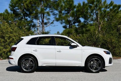 2021 Audi Q5 Premium Plus 55 TFSI e quattro W/Navigation & Warm Weather Pkg