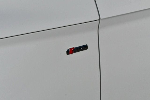 2021 Audi Q5 Premium Plus 55 TFSI e quattro W/Navigation & Warm Weather Pkg