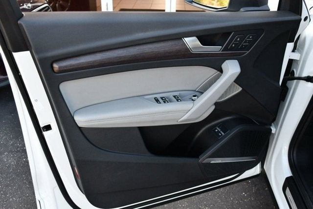 2021 Audi Q5 Premium Plus 55 TFSI e quattro W/Navigation & Warm Weather Pkg