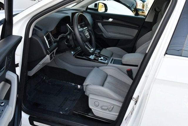 2021 Audi Q5 Premium Plus 55 TFSI e quattro W/Navigation & Warm Weather Pkg