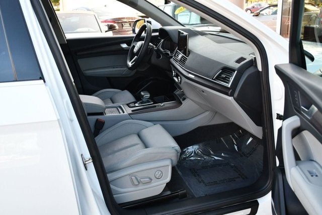 2021 Audi Q5 Premium Plus 55 TFSI e quattro W/Navigation & Warm Weather Pkg