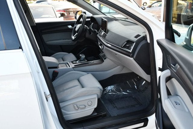 2021 Audi Q5 Premium Plus 55 TFSI e quattro W/Navigation & Warm Weather Pkg