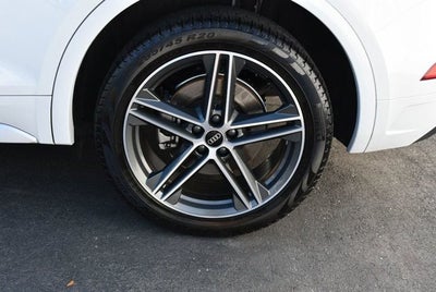 2021 Audi Q5 Premium Plus 55 TFSI e quattro W/Navigation & Warm Weather Pkg