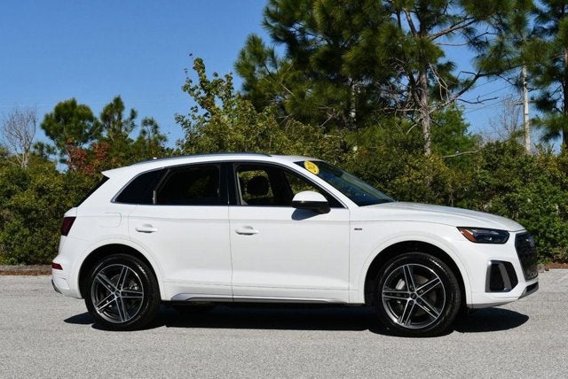 2021 Audi Q5 Premium Plus 55 TFSI e quattro W/Navigation & Warm Weather Pkg
