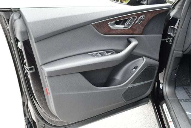 2020 Audi Q8 Premium Plus 55 TFSI quattro W/ S Line Plus Package
