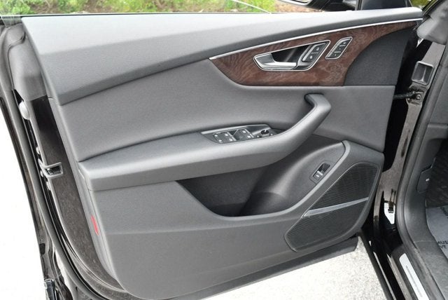 2020 Audi Q8 Premium Plus 55 TFSI quattro W/ S Line Plus Package