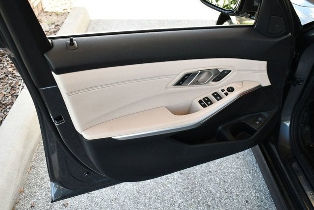 2020 BMW 3 Series 330i 4-Door Sedan W/Premium and Luxury Packages