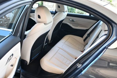 2020 BMW 3 Series 330i 4-Door Sedan W/Premium and Luxury Packages
