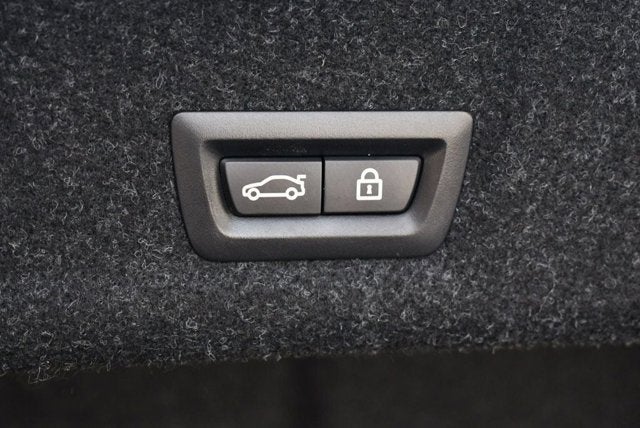 2020 BMW 3 Series 330i 4-Door Sedan W/Premium and Luxury Packages