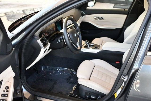 2020 BMW 3 Series 330i 4-Door Sedan W/Premium and Luxury Packages