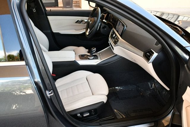 2020 BMW 3 Series 330i 4-Door Sedan W/Premium and Luxury Packages