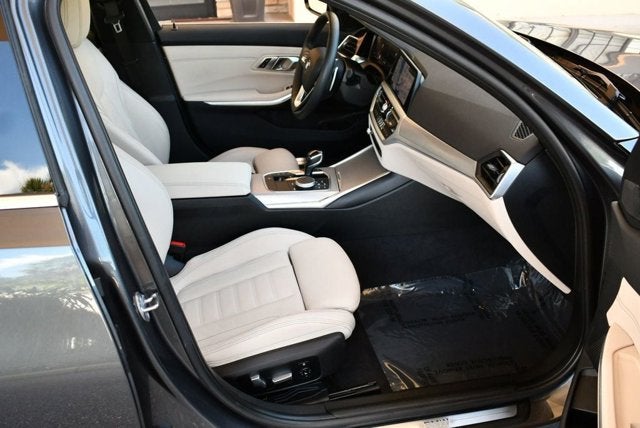 2020 BMW 3 Series 330i 4-Door Sedan W/Premium and Luxury Packages