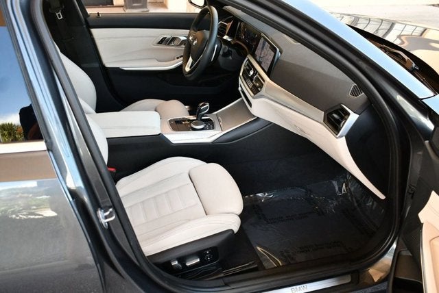 2020 BMW 3 Series 330i 4-Door Sedan W/Premium and Luxury Packages