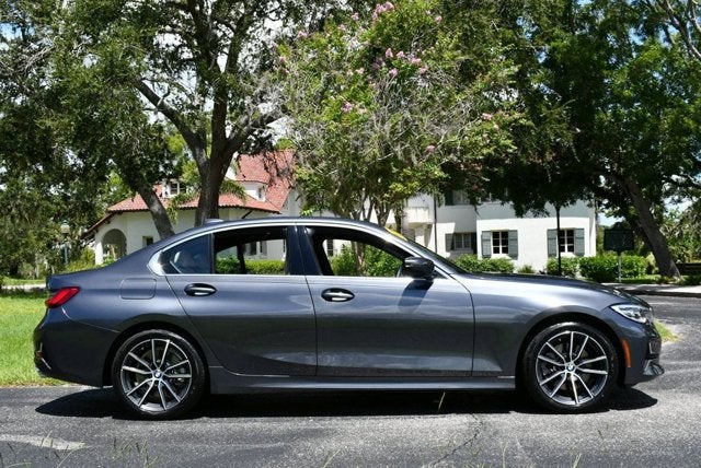 2020 BMW 3 Series 330i 4-Door Sedan W/Premium and Luxury Packages