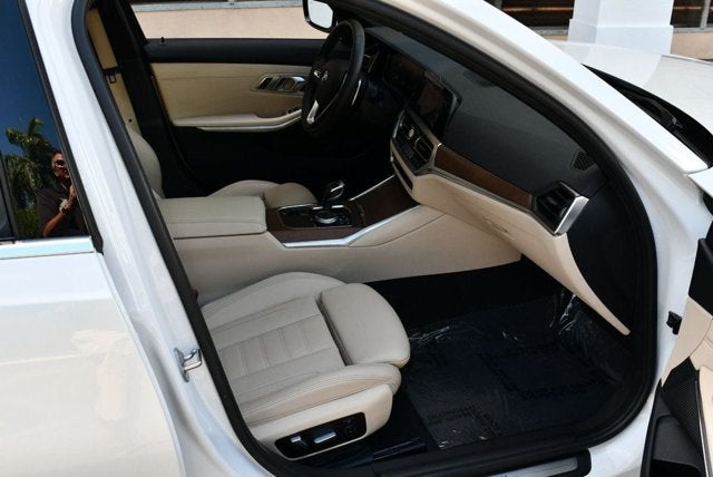 2019 BMW 3 Series 330i Sedan W/Luxury and Convenience Packages