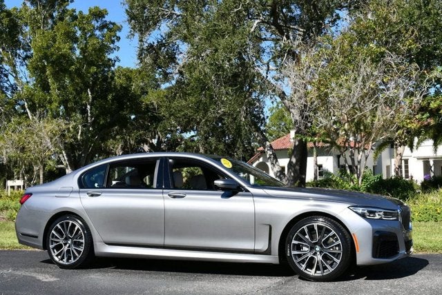 2020 BMW 740i Sedan W/M Sport & Luxury Rear Seating Packages 740i