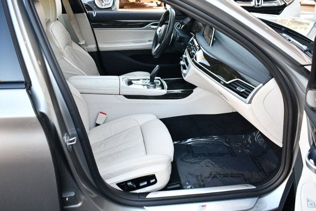 2020 BMW 740i Sedan W/M Sport & Luxury Rear Seating Packages 740i