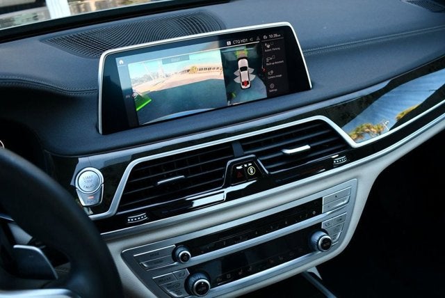 2020 BMW 740i Sedan W/M Sport & Luxury Rear Seating Packages 740i