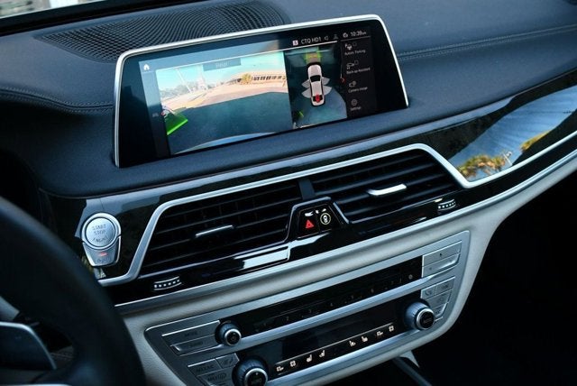 2020 BMW 740i Sedan W/M Sport & Luxury Rear Seating Packages 740i