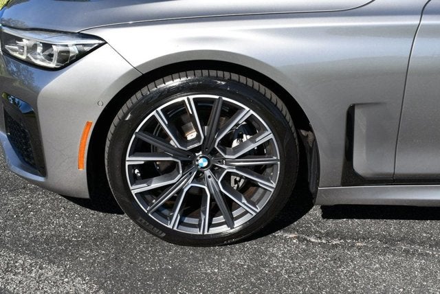 2020 BMW 740i Sedan W/M Sport & Luxury Rear Seating Packages 740i