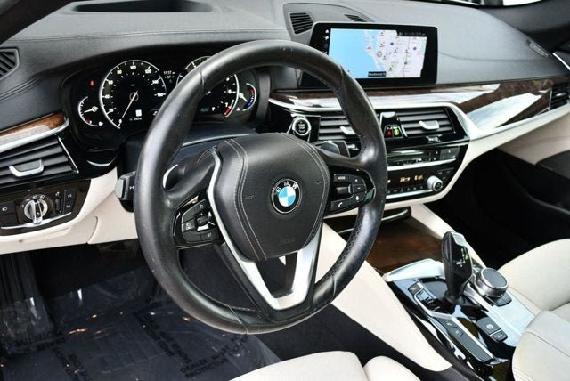 2017 BMW 5 Series 530i Sedan W/Premium and Luxury Seating Packages