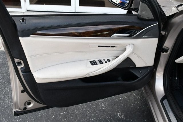 2017 BMW 5 Series 530i Sedan W/Premium and Luxury Seating Packages