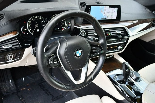 2017 BMW 5 Series 530i Sedan W/Premium and Luxury Seating Packages