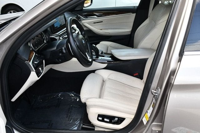 2017 BMW 5 Series 530i Sedan W/Premium and Luxury Seating Packages