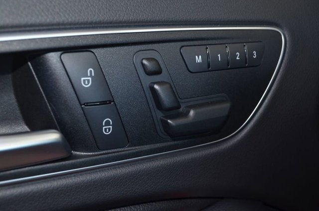 2015 Mercedes-Benz GLA 250 FWD 4 Door GLA 250 W/Sport Package and Navigation System