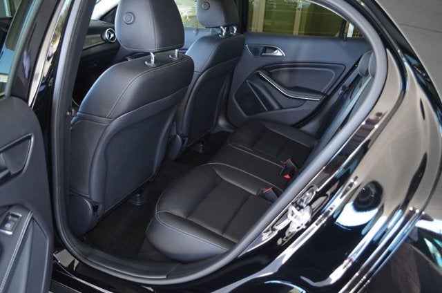 2015 Mercedes-Benz GLA 250 FWD 4 Door GLA 250 W/Sport Package and Navigation System