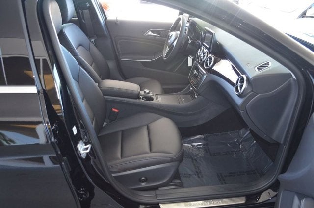 2015 Mercedes-Benz GLA 250 FWD 4 Door GLA 250 W/Sport Package and Navigation System