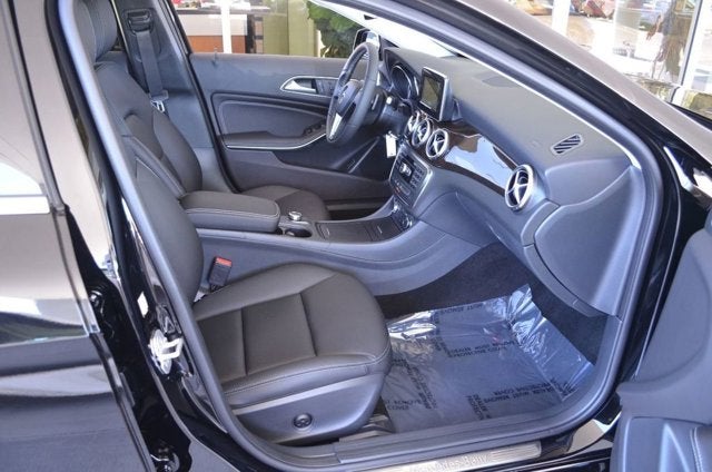 2015 Mercedes-Benz GLA 250 FWD 4 Door GLA 250 W/Sport Package and Navigation System