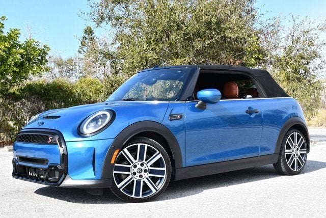 2023 MINI Convertible Cooper S W/Iconic Trim 2.0 and Touchscreen Navigation