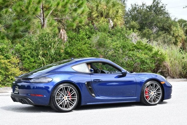 2022 Porsche 718 Cayman GTS 4.0 Coupe W/Premium Package