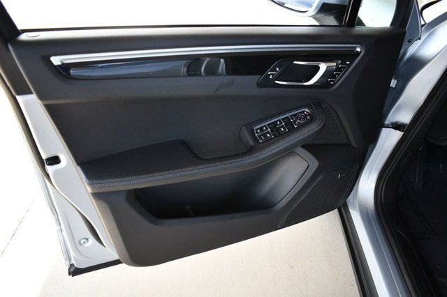 2018 Porsche Macan AWD 4 Door SUV W/Premium Package Plus and Navigation