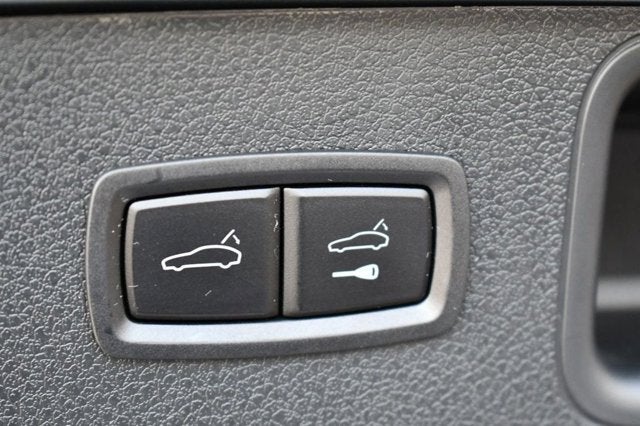 2018 Porsche Macan AWD 4 Door SUV W/Premium Package Plus and Navigation