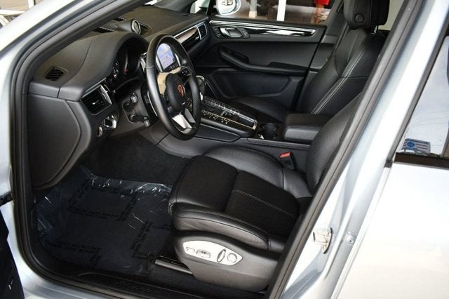 2018 Porsche Macan AWD 4 Door SUV W/Premium Package Plus and Navigation