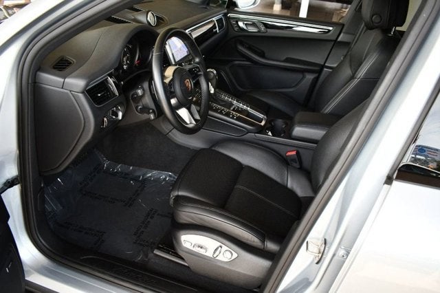 2018 Porsche Macan AWD 4 Door SUV W/Premium Package Plus and Navigation