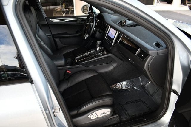 2018 Porsche Macan AWD 4 Door SUV W/Premium Package Plus and Navigation