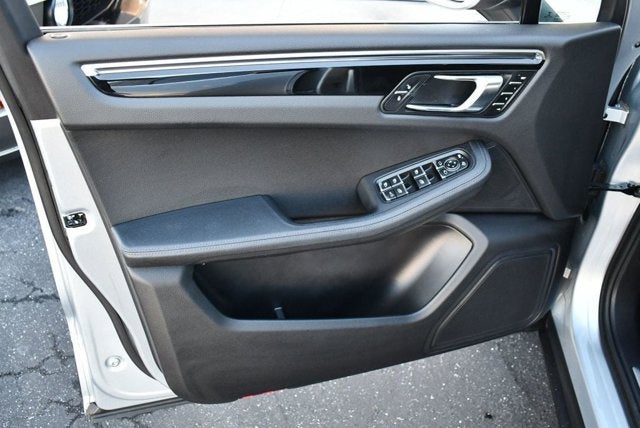 2016 Porsche Macan S AWD 4 Door S W/Infotainment Package