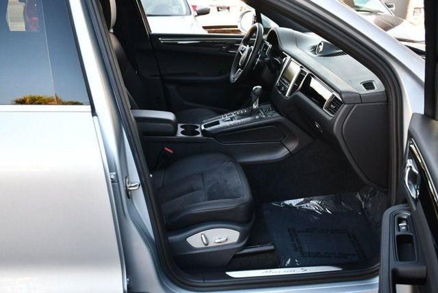 2016 Porsche Macan S AWD 4 Door S W/Infotainment Package