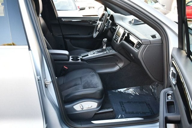 2016 Porsche Macan S AWD 4 Door S W/Infotainment Package