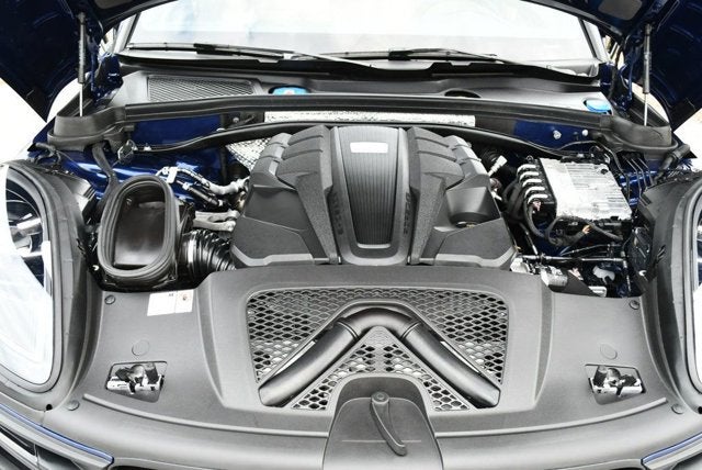 2024 Porsche Macan S AWD SUV W/Premium Package Plus
