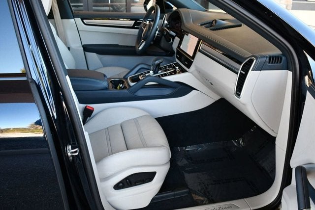 2023 Porsche Cayenne Platinum Edition AWD SUV W/Adaptive Cruise Control