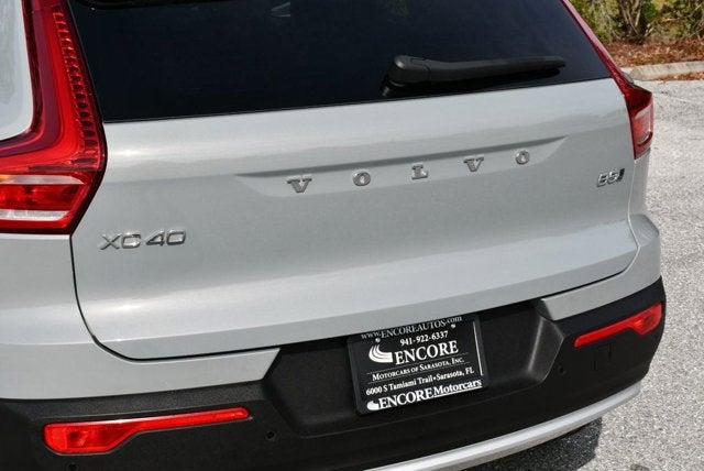 2025 Volvo XC40 Ultra Bright Theme