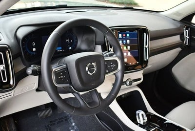 2025 Volvo XC40 Ultra Bright Theme