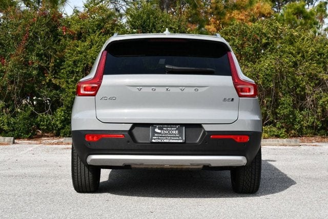 2025 Volvo XC40 Ultra Bright Theme